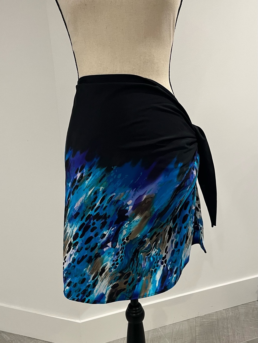Miraclesuit Black and Blue Abstract Print Swim Sarong